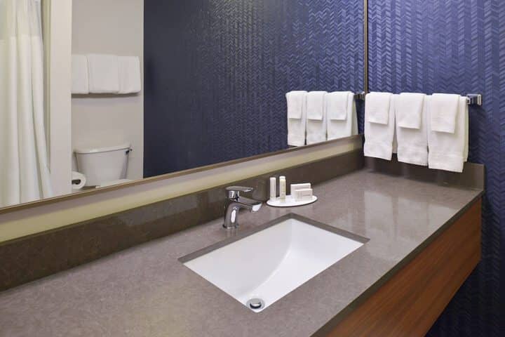 Room 12 of 25
