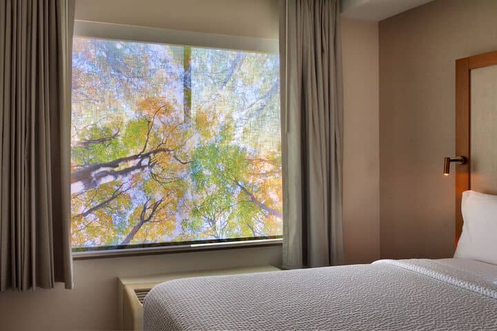 Room 14 of 37