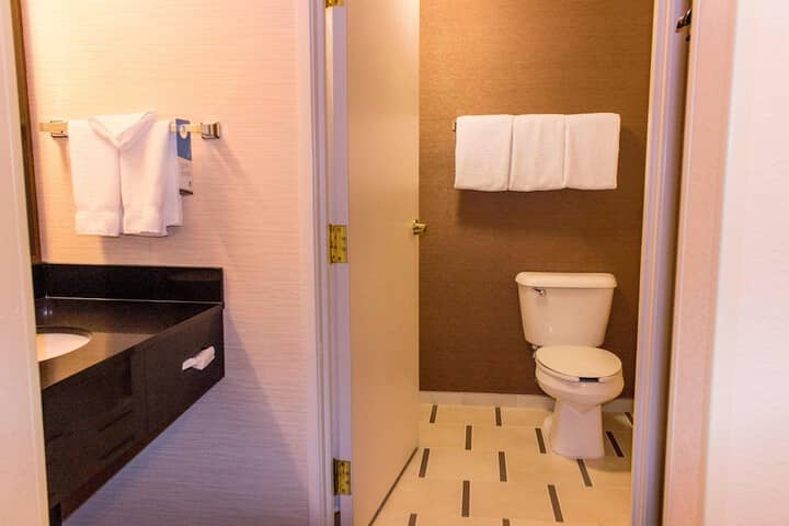 Room 11 of 28