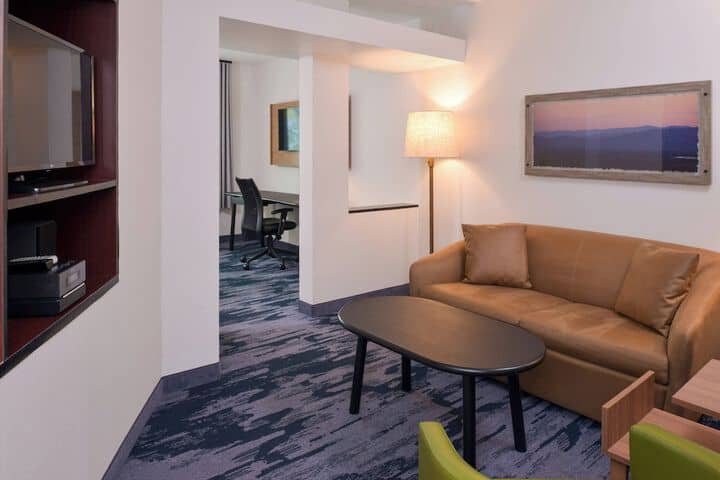 Room 9 of 25