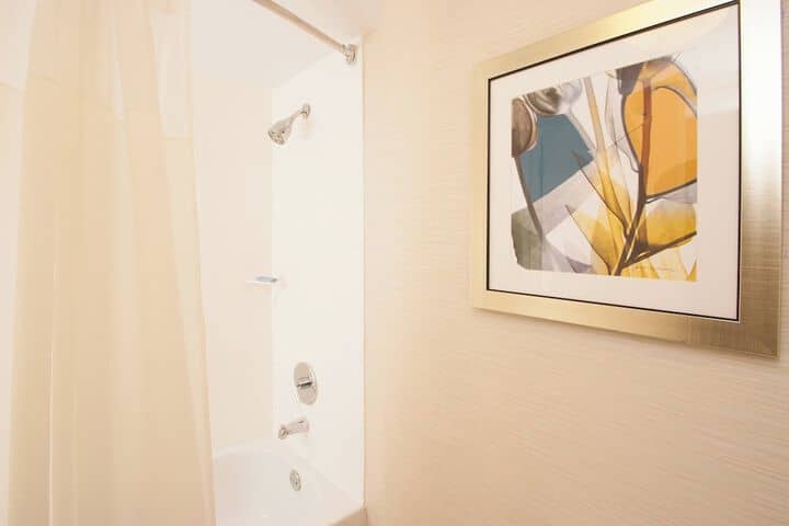 Room 19 of 34