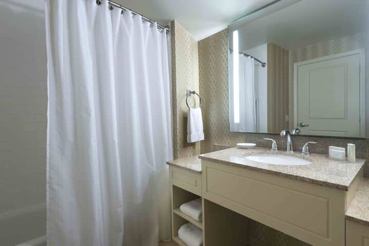Room 16 of 27
