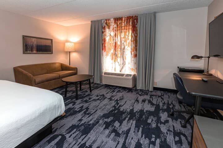 Room 17 of 49