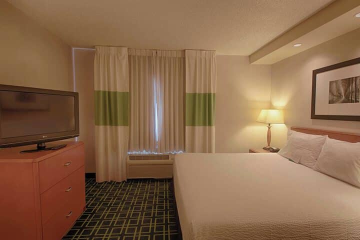 Room 8 of 37