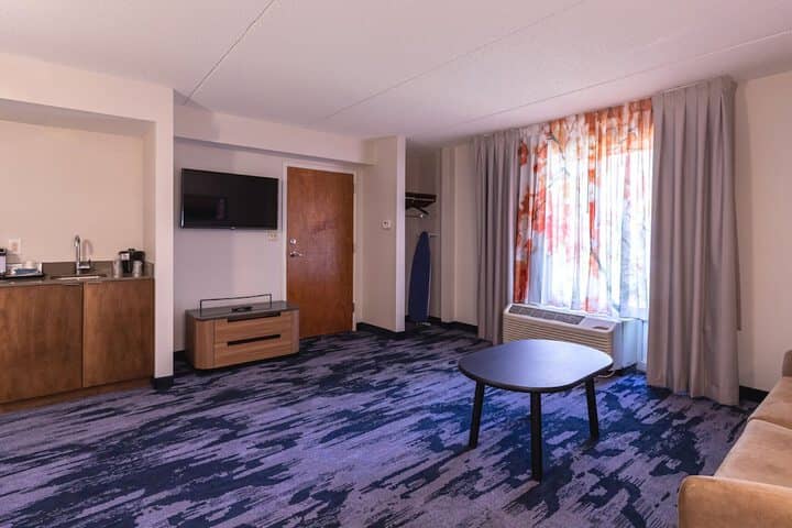 Room 9 of 49