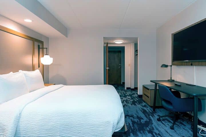 Room 25 of 49