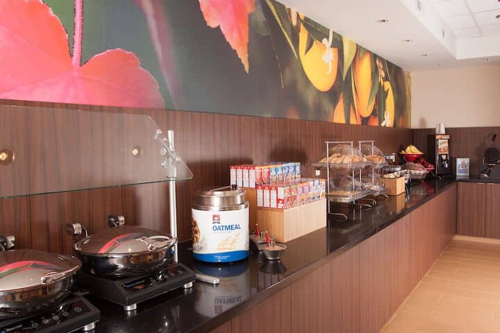 Breakfast/Coffee Service 27 of 34
