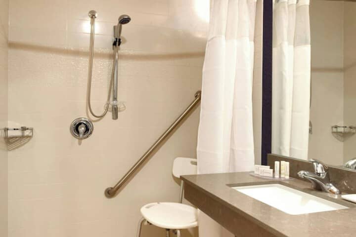 Room 15 of 37