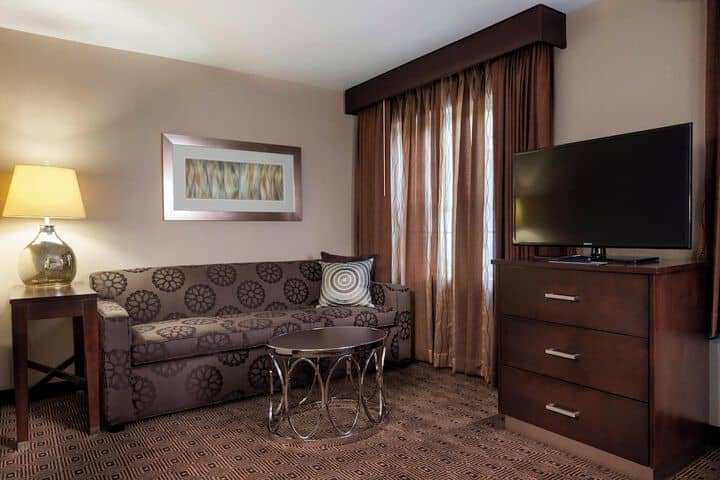 Room 15 of 27