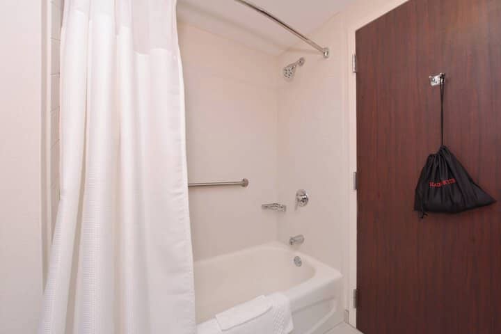 Room 13 of 25